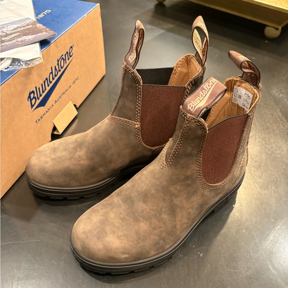 Blundstone Women’s Rustic Brown Chelsea Boots